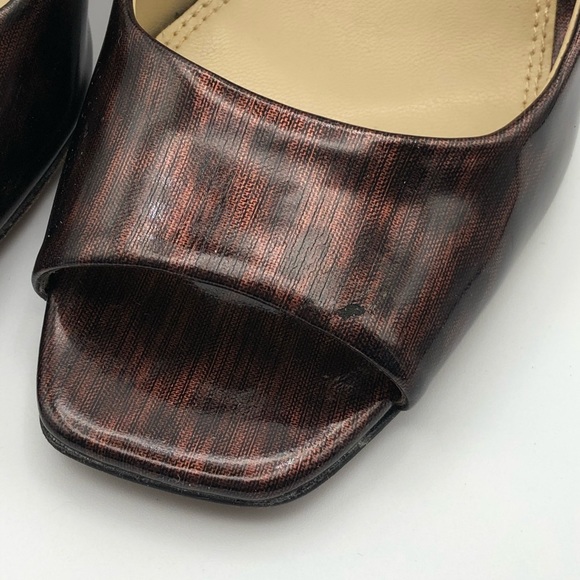 TAHARI PATENT LEATHER ANIMAL PRINT OPEN TOE PUMPS - Picture 10 of 16